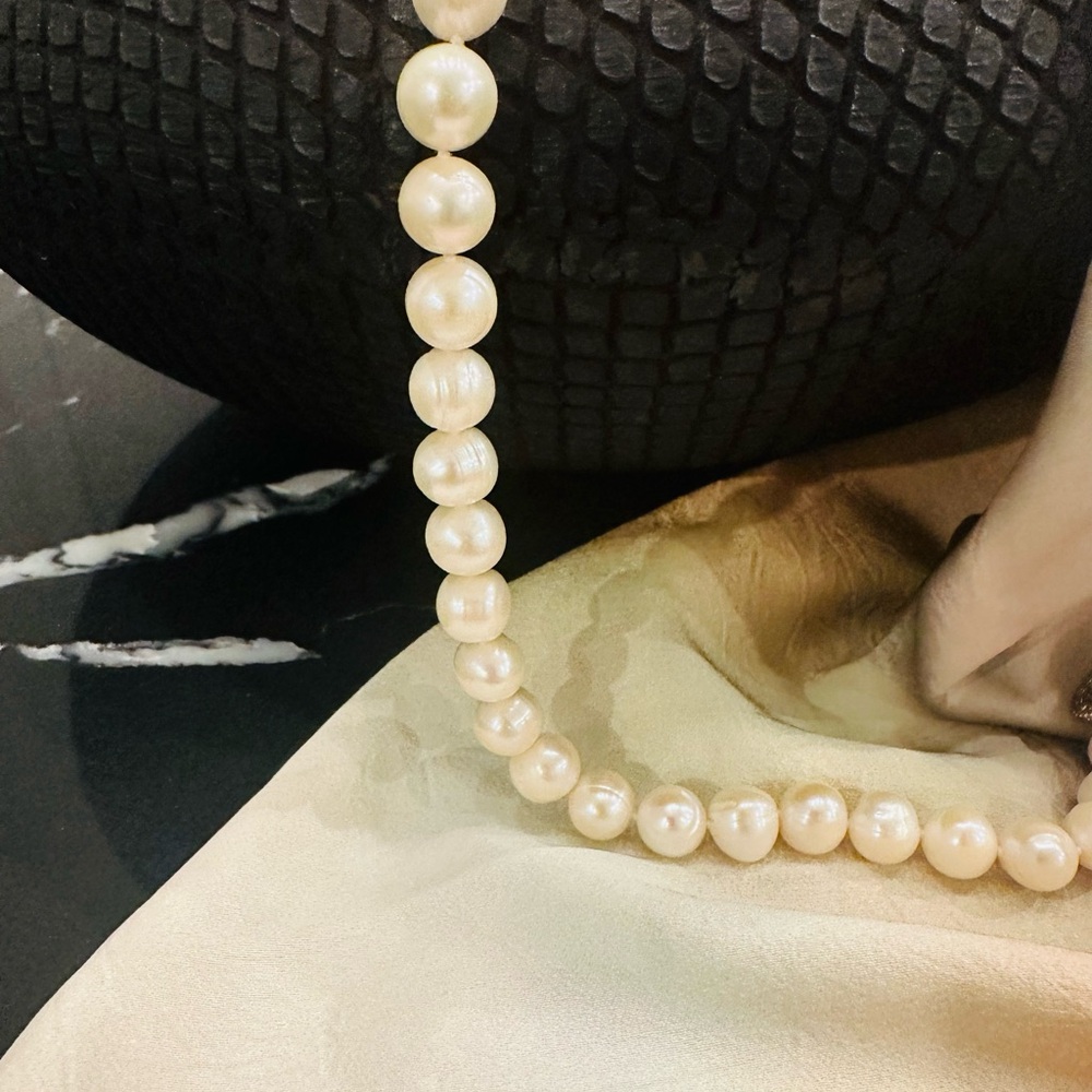 Elegant Pearl Necklace